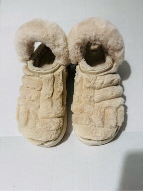 CROCS stomp lined quilted clog size men’s 13 in Cream color BNWT